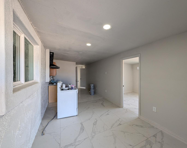 13208 W Tuckey Lane - Photo Thumbnail 58