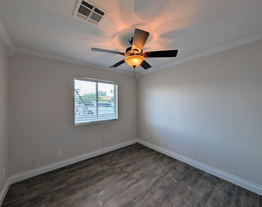 13208 W Tuckey Lane - Photo Thumbnail 32