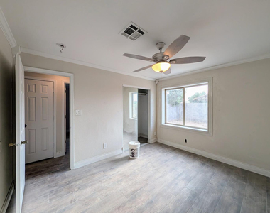 13208 W Tuckey Lane - Photo Thumbnail 31