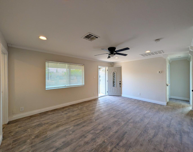 13208 W Tuckey Lane - Photo Thumbnail 11