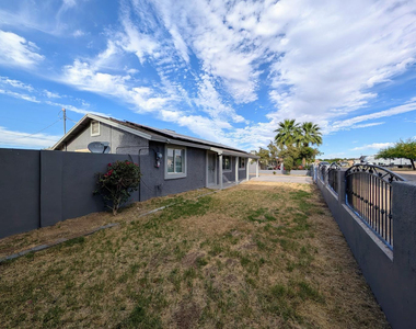 13208 W Tuckey Lane - Photo Thumbnail 8