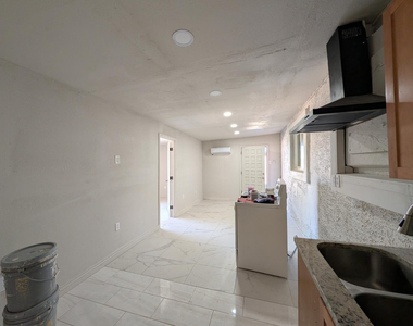 13208 W Tuckey Lane - Photo Thumbnail 61
