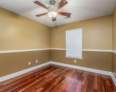 7911 Forest Stone Street - Photo Thumbnail 5