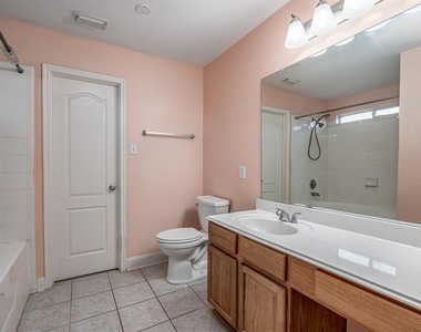 7911 Forest Stone Street - Photo Thumbnail 23