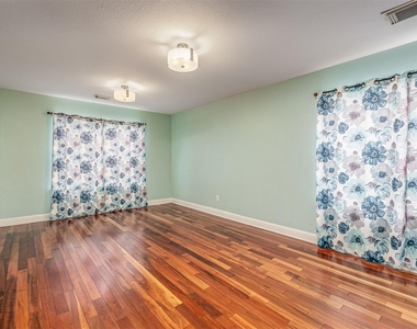 7911 Forest Stone Street - Photo Thumbnail 7