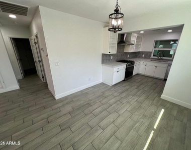 382 W Cocopah Street - Photo Thumbnail 4