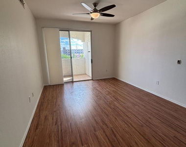 3302 N 7th Street - Photo Thumbnail 3