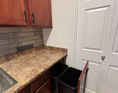 3302 N 7th Street - Photo Thumbnail 8