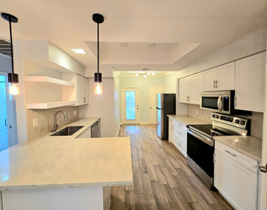 101 N 7th Street - Photo Thumbnail 1