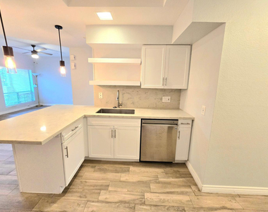 101 N 7th Street - Photo Thumbnail 3