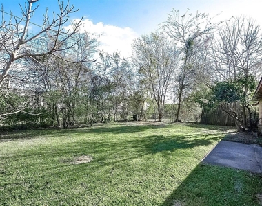 10119 Leawood - Photo Thumbnail 27