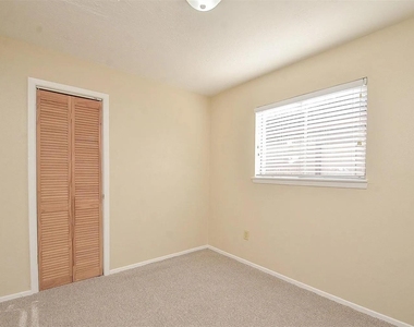 10119 Leawood - Photo Thumbnail 24