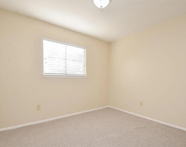 10119 Leawood - Photo Thumbnail 15
