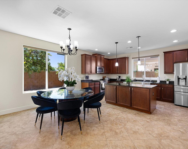 3437 E Mesquite Street - Photo Thumbnail 4