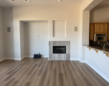 42107 N Mountain Cove Drive - Photo Thumbnail 6