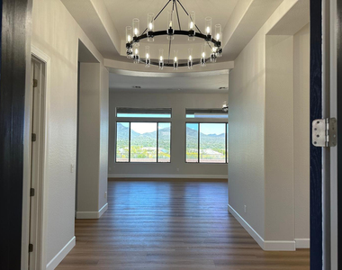 42107 N Mountain Cove Drive - Photo Thumbnail 7