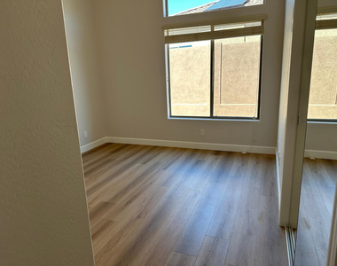42107 N Mountain Cove Drive - Photo Thumbnail 42