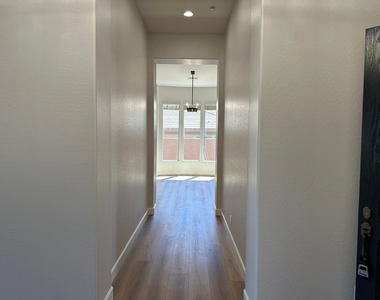42107 N Mountain Cove Drive - Photo Thumbnail 11