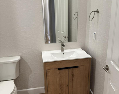 42107 N Mountain Cove Drive - Photo Thumbnail 15