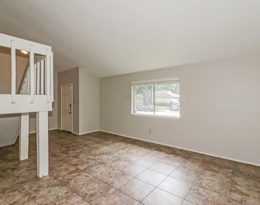 11923 Yeatmah Lane - Photo Thumbnail 1