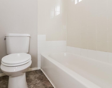 11923 Yeatmah Lane - Photo Thumbnail 9