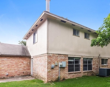 11923 Yeatmah Lane - Photo Thumbnail 14