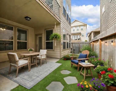 8612 Cedardale Park Drive - Photo Thumbnail 15