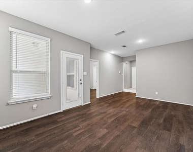 8612 Cedardale Park Drive - Photo Thumbnail 12