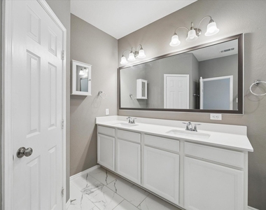 8612 Cedardale Park Drive - Photo Thumbnail 4