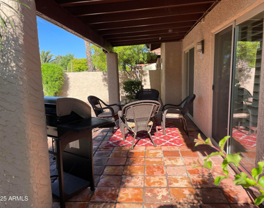 5521 E Paradise Drive - Photo Thumbnail 14