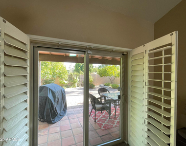 5521 E Paradise Drive - Photo Thumbnail 22