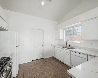 930 E Harwell Road - Photo Thumbnail 13