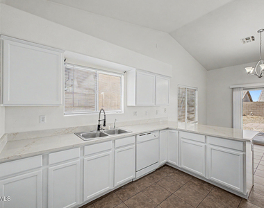930 E Harwell Road - Photo Thumbnail 11