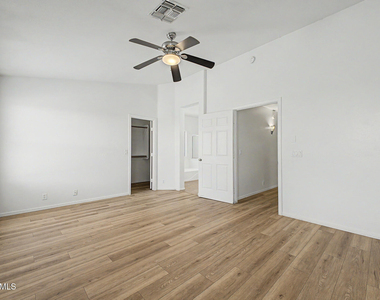 930 E Harwell Road - Photo Thumbnail 17