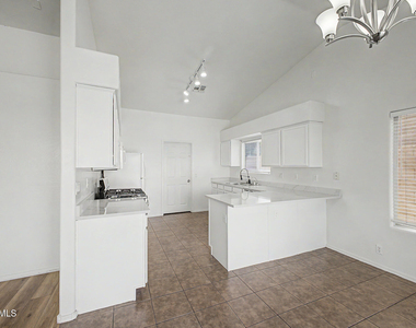 930 E Harwell Road - Photo Thumbnail 9