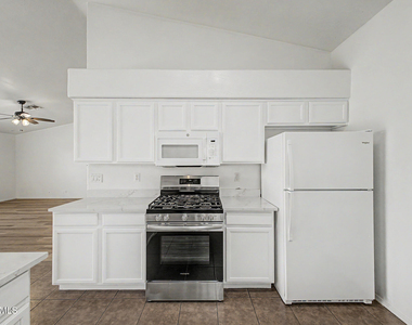 930 E Harwell Road - Photo Thumbnail 12