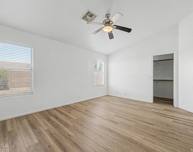 930 E Harwell Road - Photo Thumbnail 16