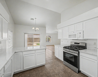 930 E Harwell Road - Photo Thumbnail 14