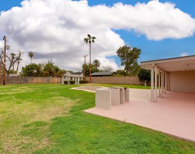 2917 E Mariposa Street - Photo Thumbnail 13