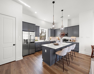 835 Elkhart Street - Photo Thumbnail 3