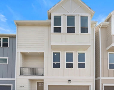 835 Elkhart Street - Photo Thumbnail 33