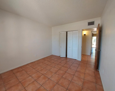 2604 Inverrary Drive - Photo Thumbnail 3
