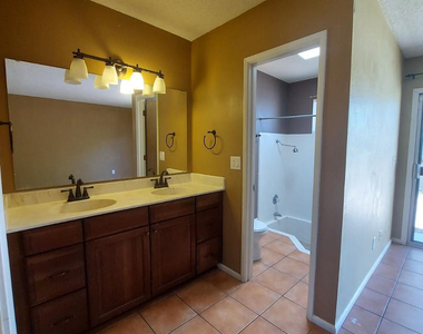 2604 Inverrary Drive - Photo Thumbnail 7