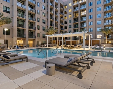 929 Westcott - Photo Thumbnail 19