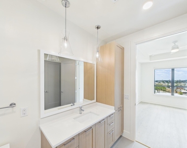 929 Westcott - Photo Thumbnail 12