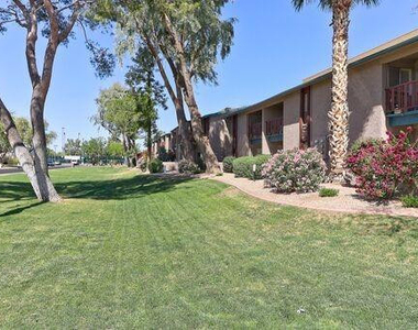 4354 N 82nd Street - Photo Thumbnail 7
