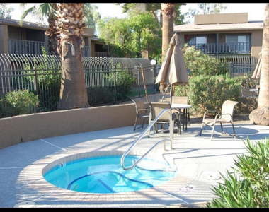 4354 N 82nd Street - Photo Thumbnail 4