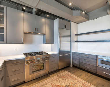 2211 E Camelback Road - Photo Thumbnail 7