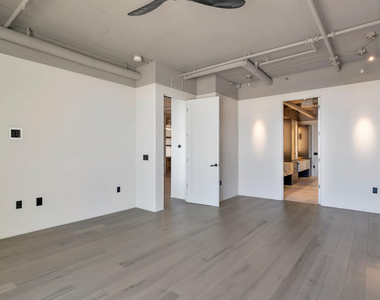 2211 E Camelback Road - Photo Thumbnail 13