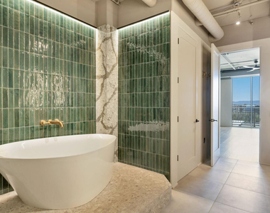 2211 E Camelback Road - Photo Thumbnail 16
